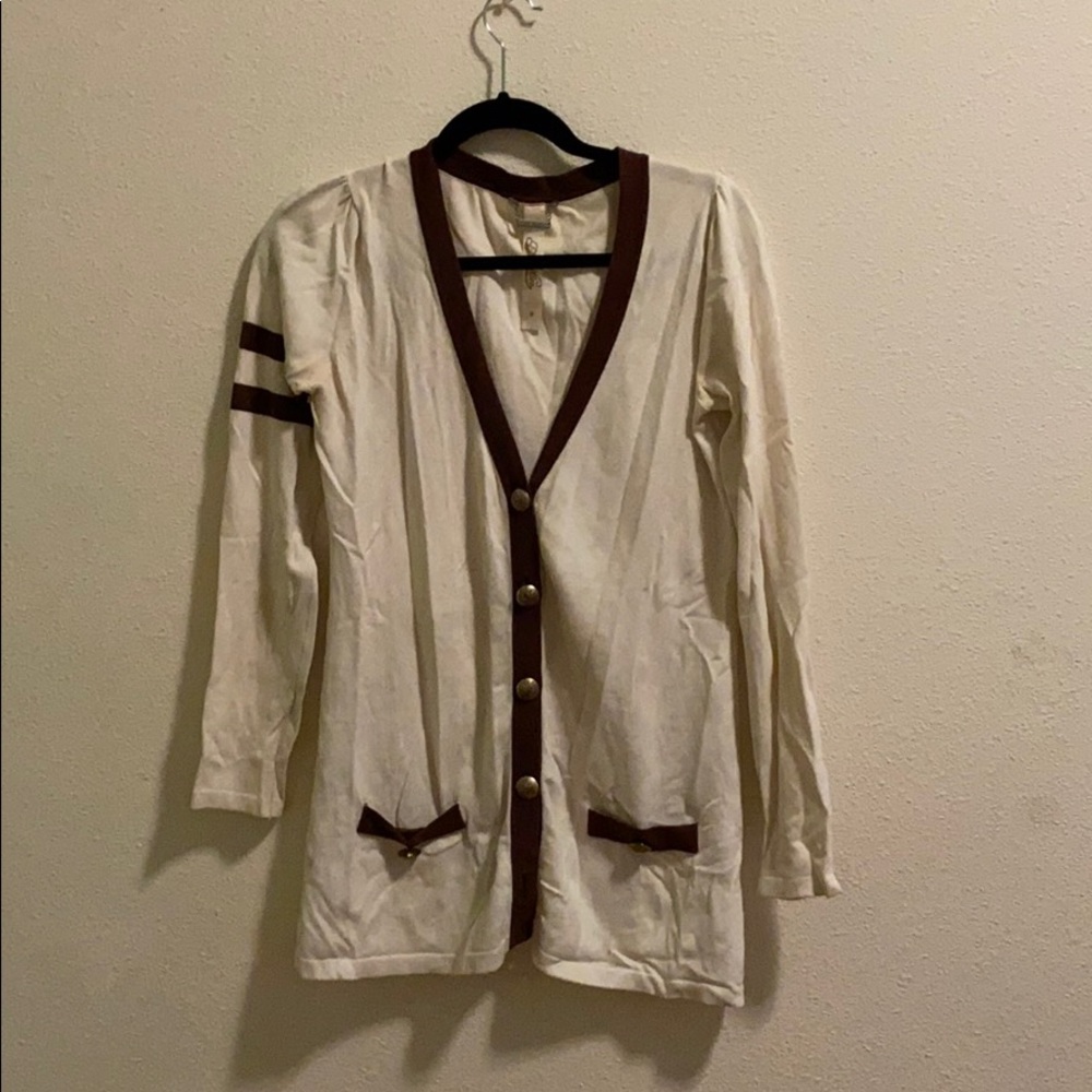 Priorities letterman cardigan cream + brown